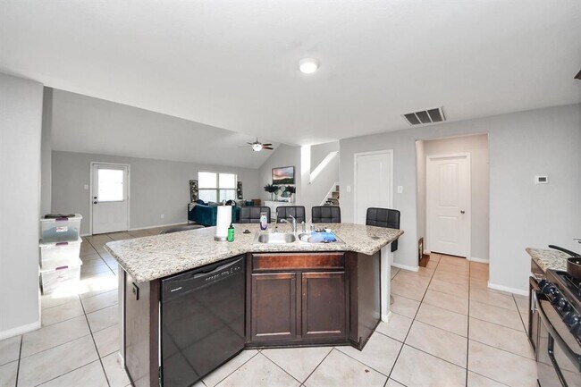 Building Photo - 18326 Trace Pointe Ln