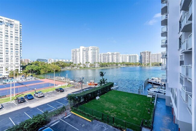Building Photo - 18071 Biscayne Blvd