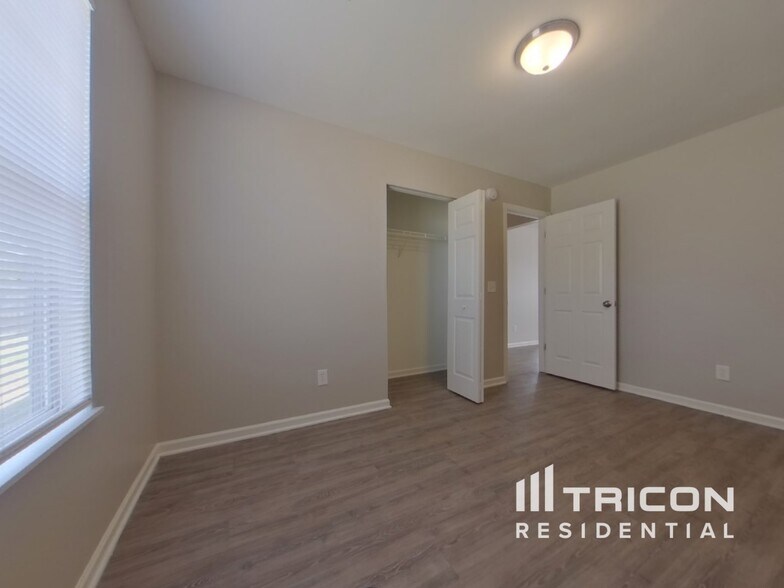 Building Photo - 124 Denby Cir