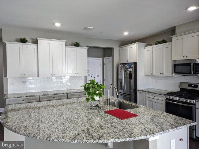 Building Photo - 125 Knock Hill Dr