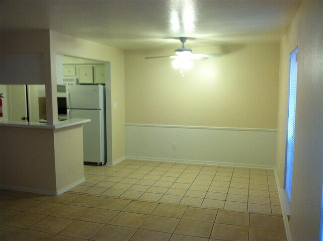 Building Photo - 1275 Witte Rd