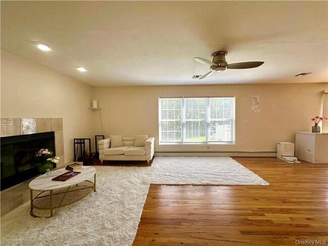 Building Photo - 201 Cr-50