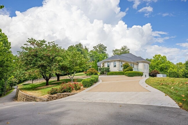 Building Photo - Located in the gated Valhalla community in Brentwood