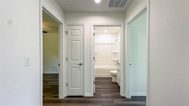 Building Photo - 40 Maple Ln