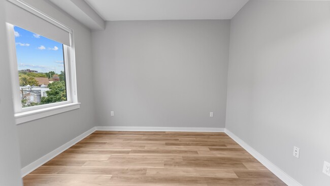 Building Photo - 475 Communipaw Ave