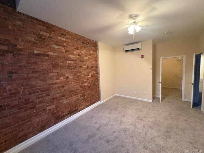 Building Photo - 37 North St