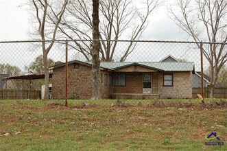 Building Photo - 481 Lake Joy Rd