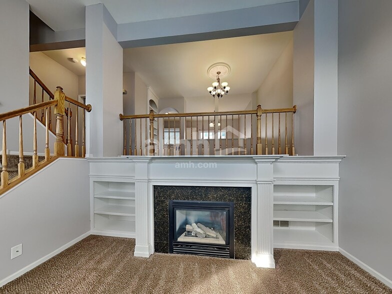 Building Photo - 2409 Courtyard Cir