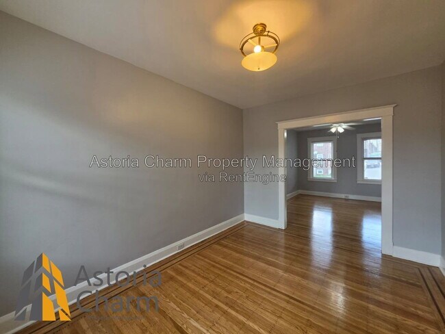 Building Photo - 3016 Pelham Ave
