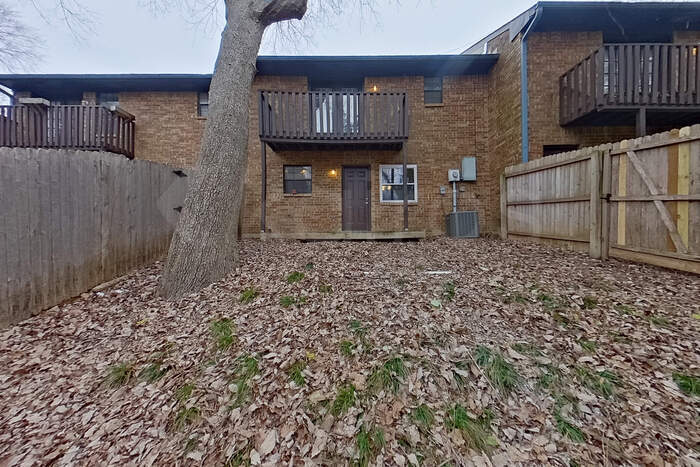 Building Photo - 822 Courtenay Pl