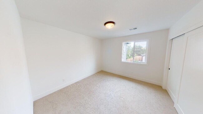 Building Photo - 13039 SW Foran Hills Ct