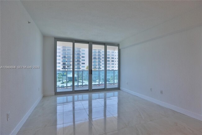 Building Photo - 7501 E Treasure Dr