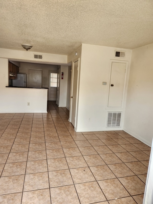 Building Photo - 729 Hinyub Ave