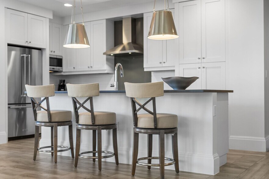 Building Photo - 1035 3rd Ave S