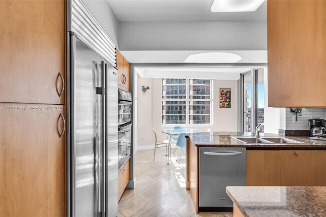 Building Photo - 1500 Ocean Dr