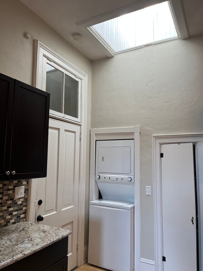 Building Photo - 113 W Wisconsin Ave