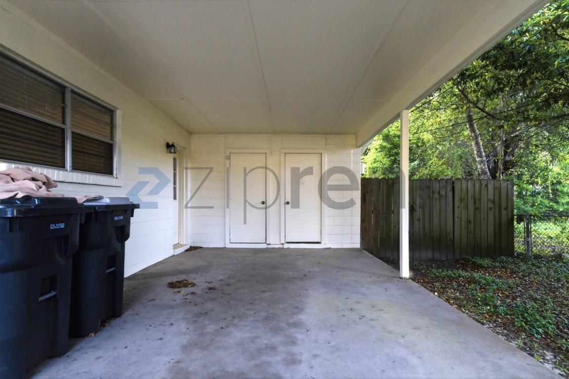 Building Photo - Unit