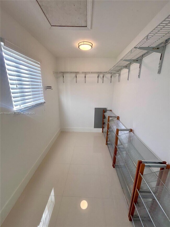 Building Photo - 13765 SW 160th Terrace