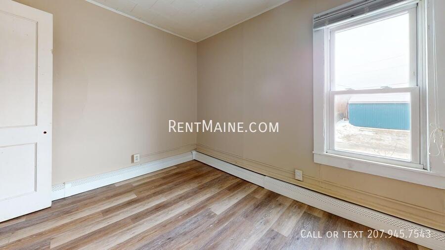 Building Photo - 172 College Ave