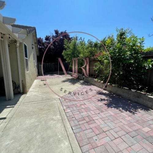 Building Photo - 5578 Poppy Way