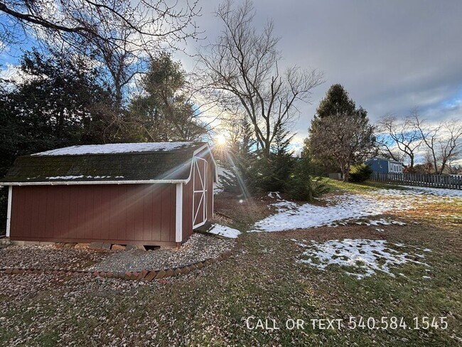 Building Photo - 136 Grimes St