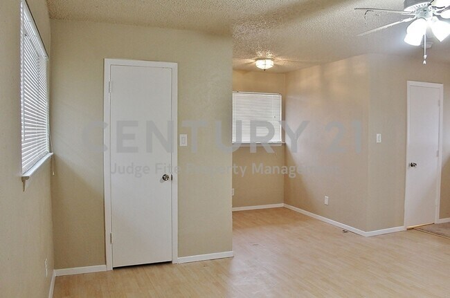 Building Photo - Charming 2-Story 3/2/2 in Duncanville For ...