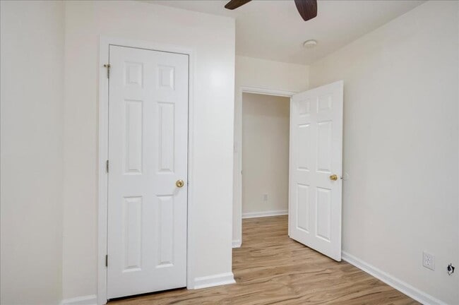 Building Photo - 953 Hopkins St