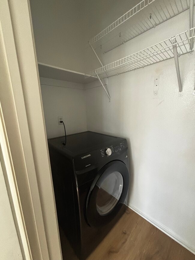 Building Photo - 2727 Bellezza Dr