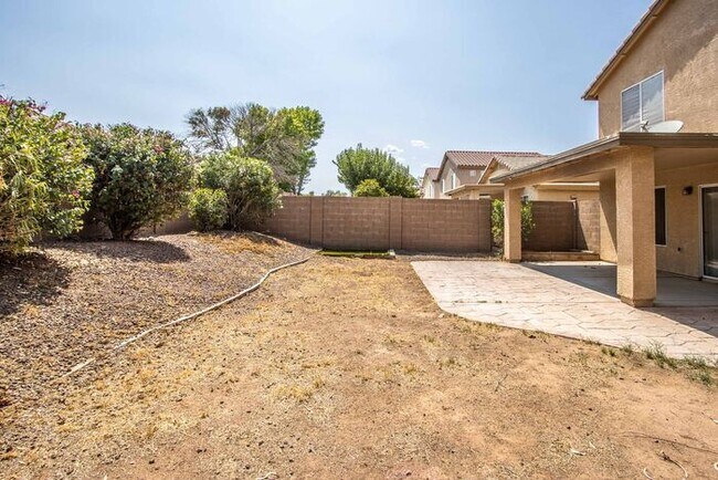 Building Photo - Welcome to this beautiful 4 bedroom, 3 bathroom home in San Tan Valley, AZ.