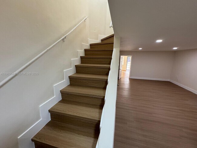 Building Photo - 7520 W 15th Ct