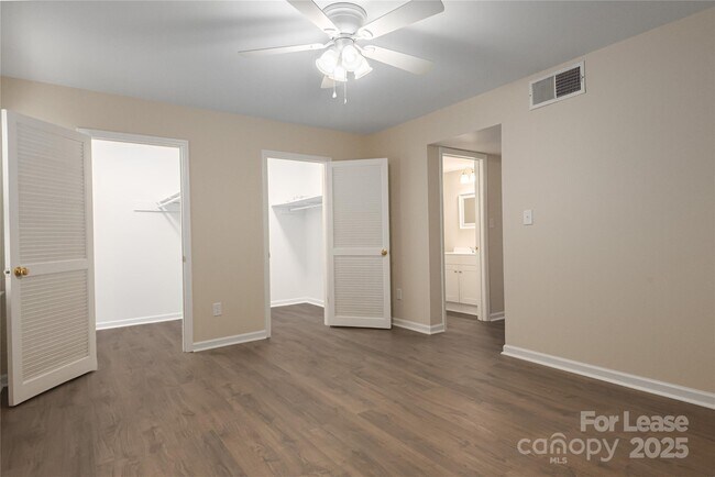 Building Photo - 4739 Hedgemore Dr