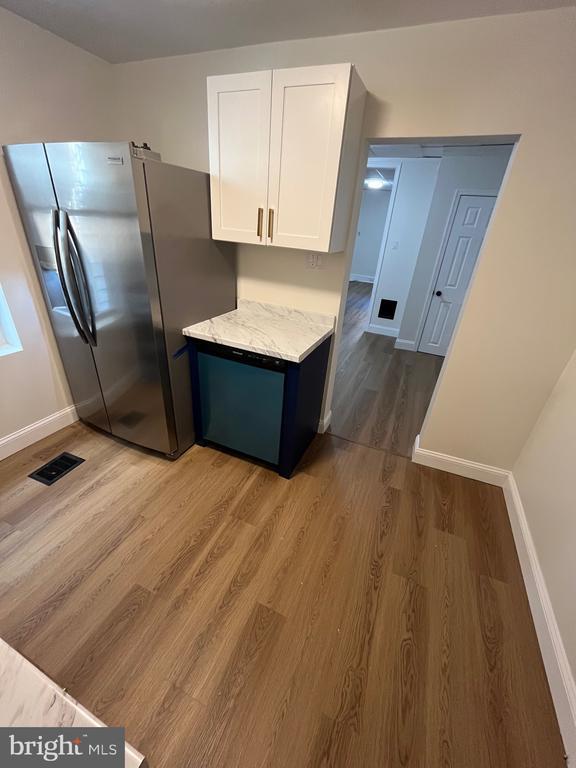 Building Photo - 904 S Cecil St