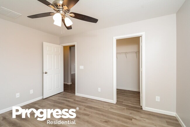 Building Photo - 10162 N 116th Ln