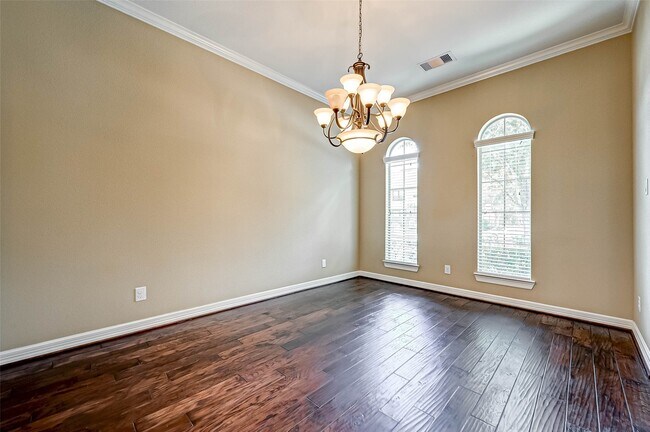 Building Photo - 2914 Cotswold Lane