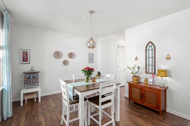 Building Photo - 172 Monroe Creek Blvd