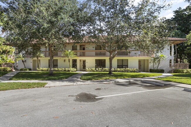 Building Photo - 111 Brackenwood Rd