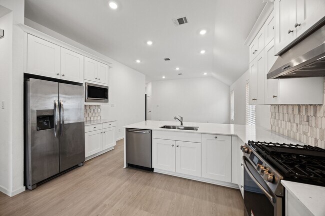 Building Photo - 6318 Seafoam Lake Dr