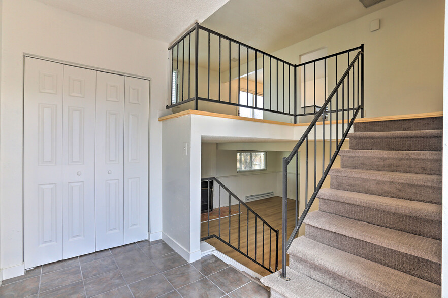 Building Photo - 2655 S Crystal St