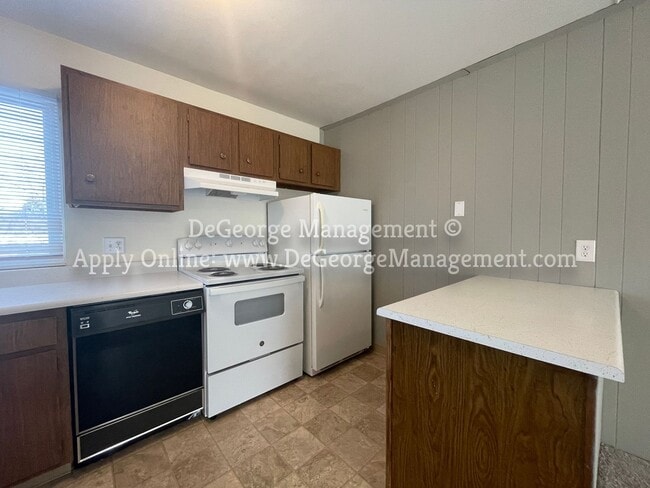 Primary Photo - Parkview Apartments