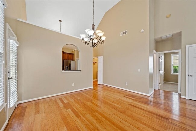 Building Photo - 726 Gardenside Cir SE