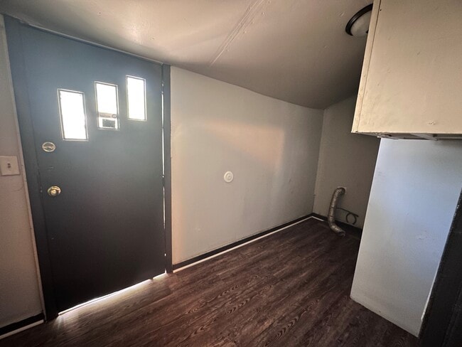 Building Photo - 614 Chandler-