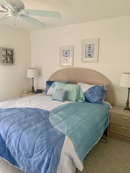 Building Photo - 9860 Costa Mesa Ln