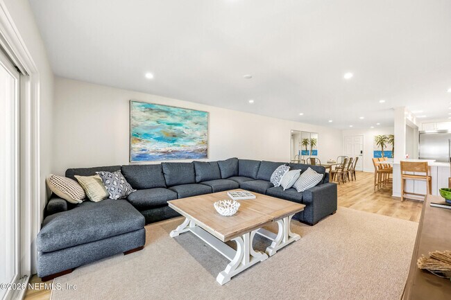 Building Photo - 10 10th St