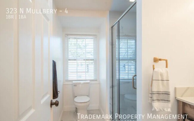 Building Photo - 323 N Mulberry St