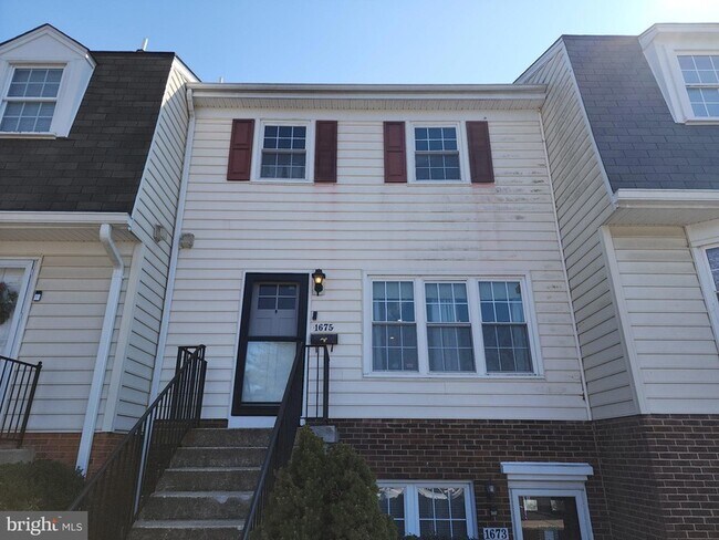 Building Photo - 1675 Ridgely Ct