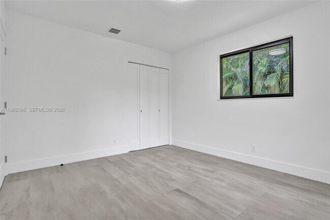 Building Photo - 470 Petersburg Tr