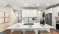 Building Photo - 8 Shamrock Cir
