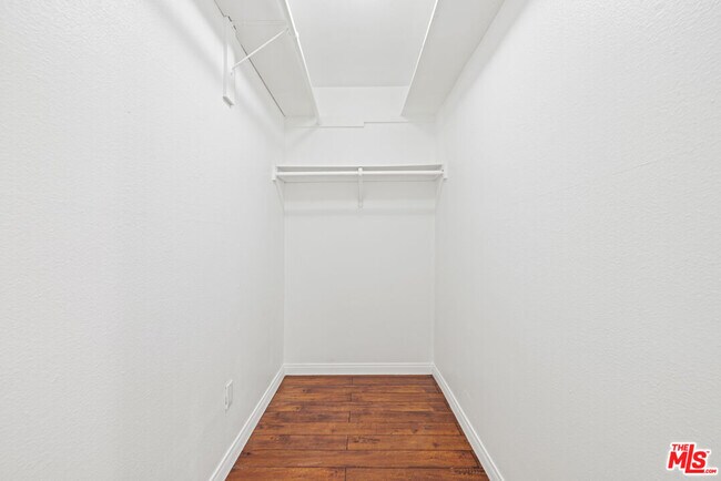 Building Photo - 10757 Hortense St