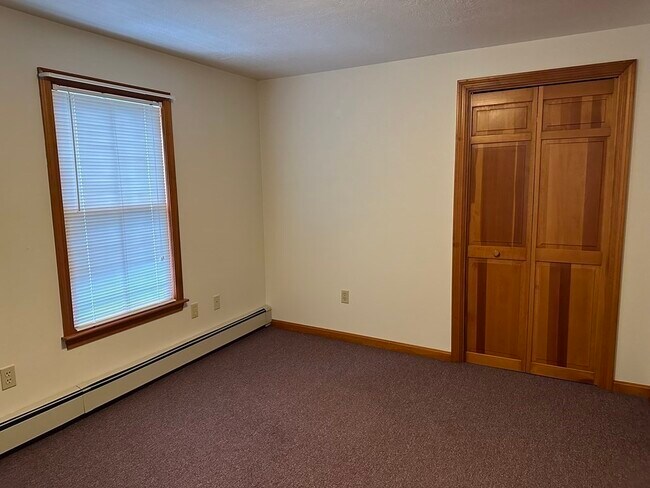 Building Photo - 32 Draper Ave