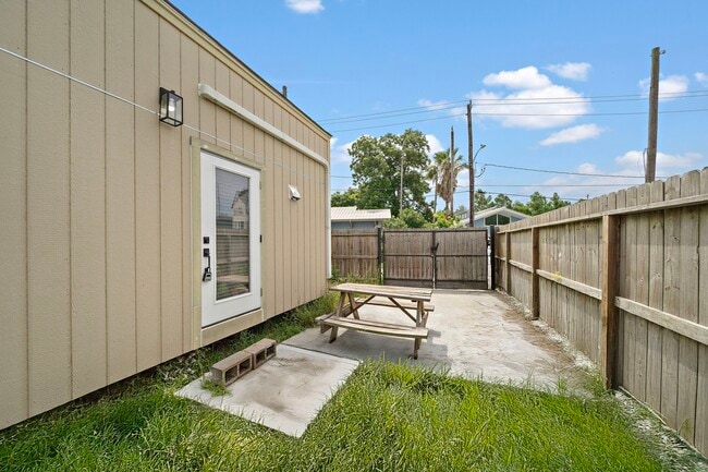 Building Photo - 3511 Palmer St
